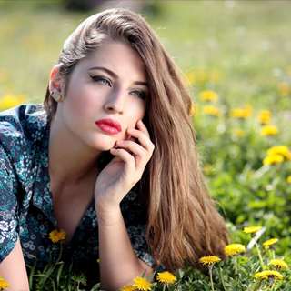 FAQ - Fashion Colour and Timeline